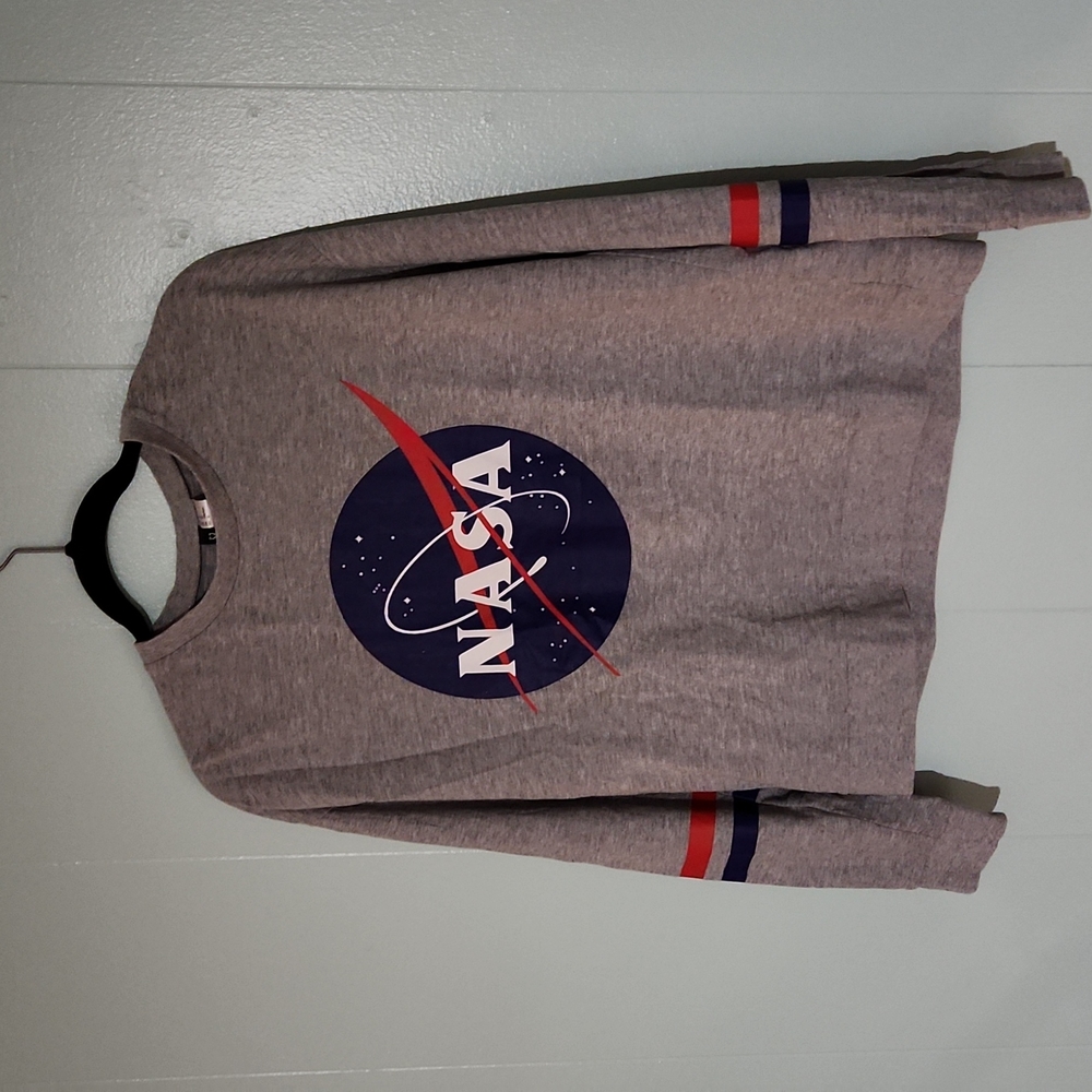 H & M Divided Nasa Longsleeve - Picture 6 of 7